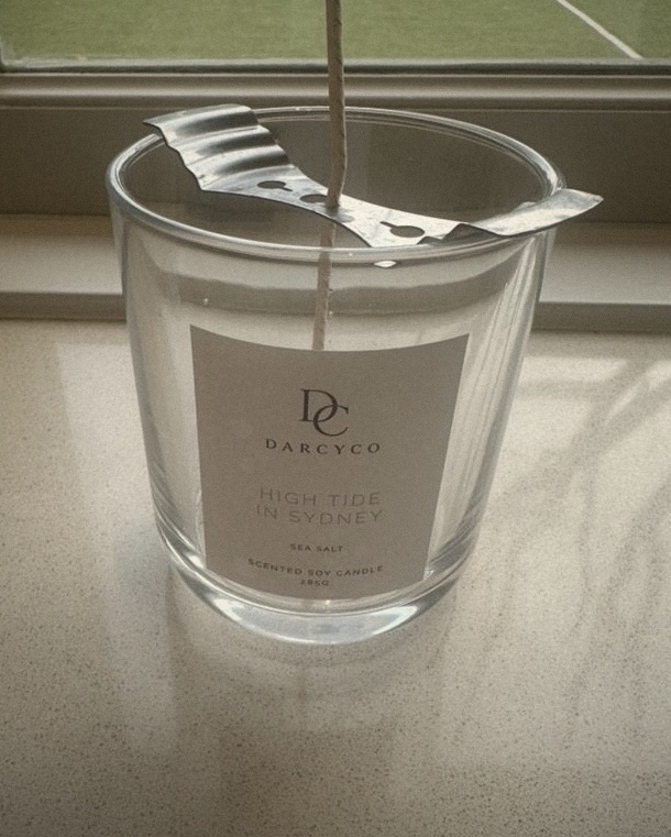 High Tide in Sydney jar with its wick held in place
